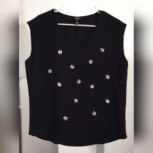 Nine West top women’s size medium blouse size medium sleeveless Flower appliqué